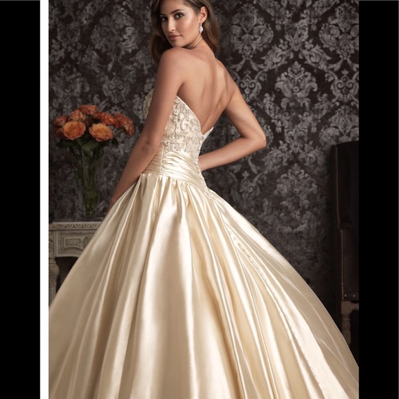 Allure counter wedding dress 💑👗👗👗 - Picture 2 of 8